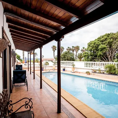 Villa Golf Del Sur Sleeps 6 With Pool Air Con And Wifi San Miguel de Abona